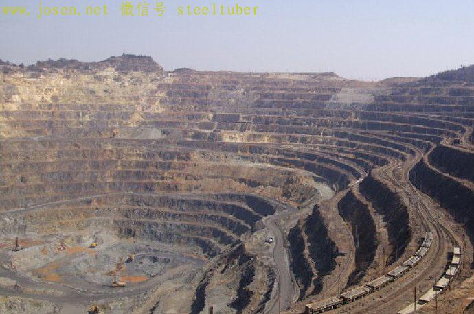 馬鞍山鋼鐵公司南山露天鐵礦，使用鐵路電機車運輸.jpg