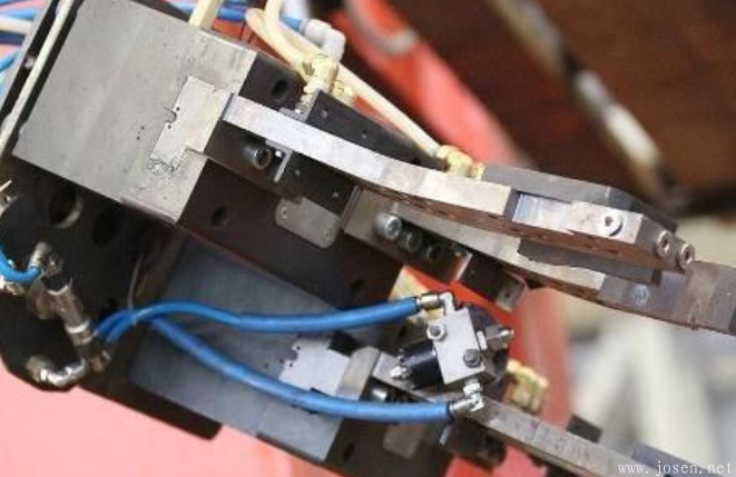 重大突破！中船重工研發國內首個3D縫紉機器人打破國外壟斷